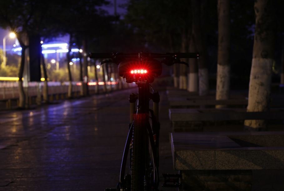 ROCKBROS Sellino ergonomico bici a prova di urto con luce